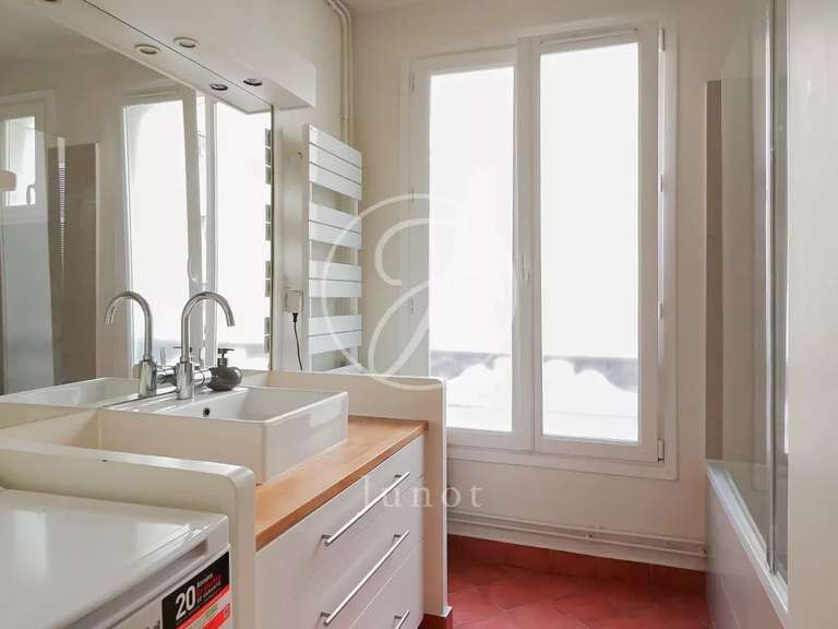Appartement Paris 9e - 2 chambres - 92m²