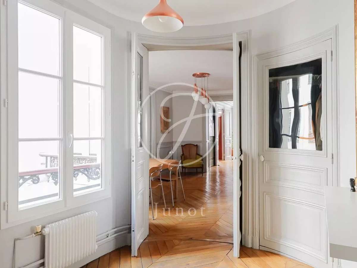 Apartment Paris 9e