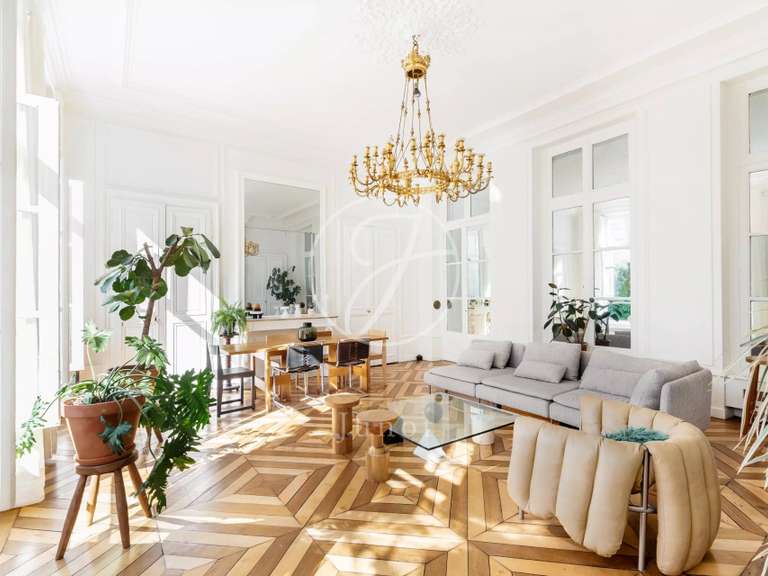 Appartement Paris 9e - 2 chambres - 116m²