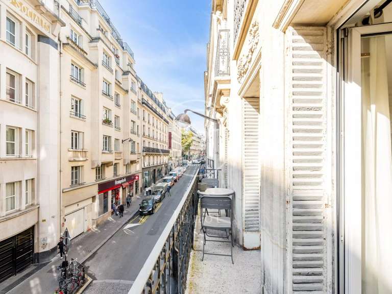 Appartement Paris 9e - 2 chambres - 74m²