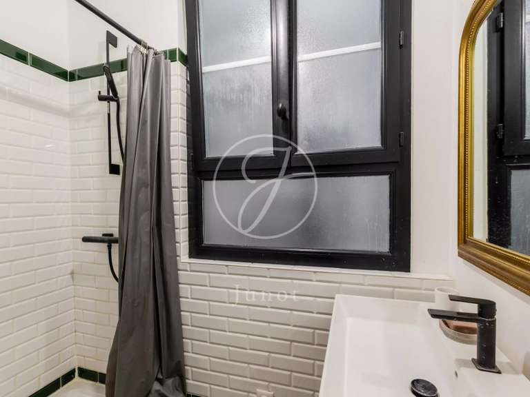 Appartement Paris 9e - 4 chambres - 145m²