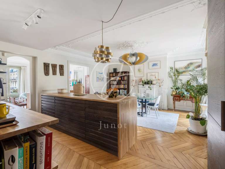 Appartement Paris 9e - 4 chambres - 145m²
