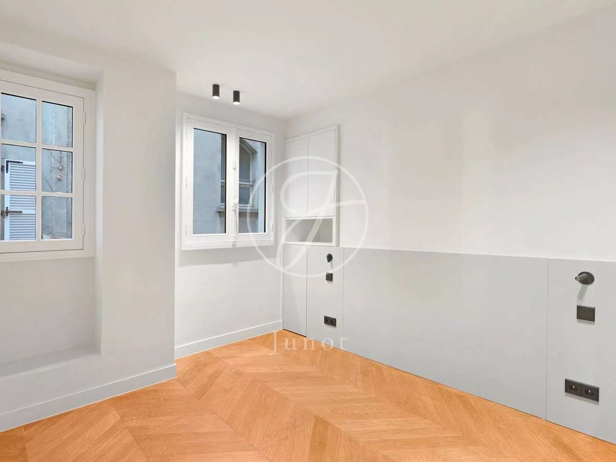 Apartment Paris 9e