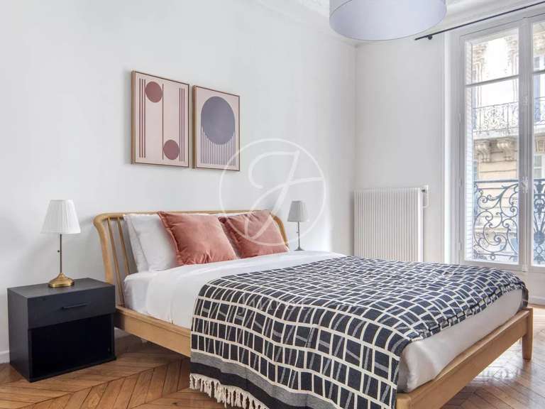 Appartement Paris 9e - 3 chambres - 107m²