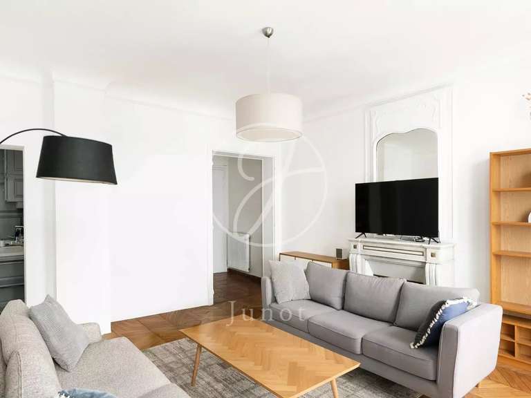 Appartement Paris 9e - 3 chambres - 107m²
