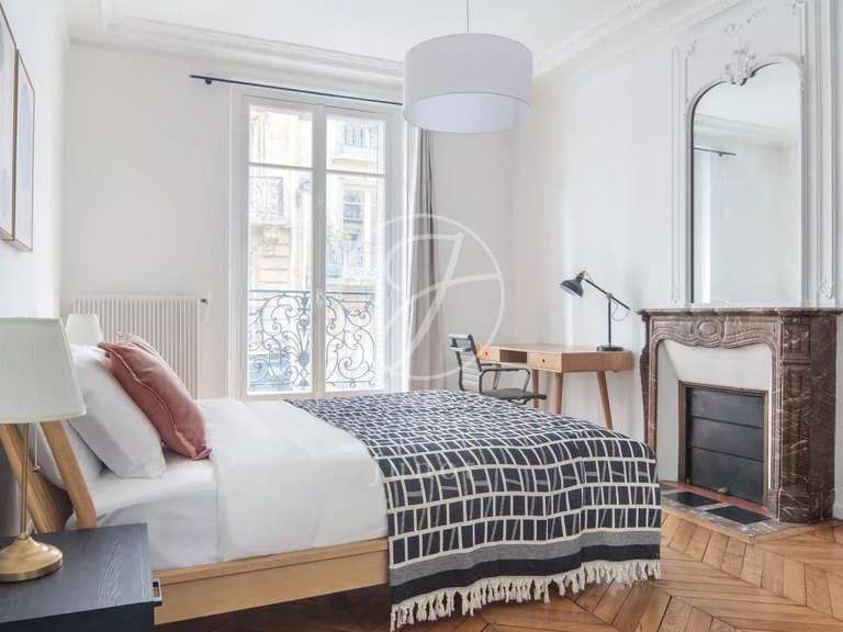 Appartement Paris 9e - 3 chambres - 107m²