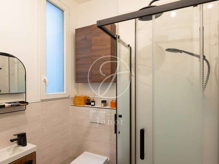 Appartement Paris 9e - 3 chambres - 117m²