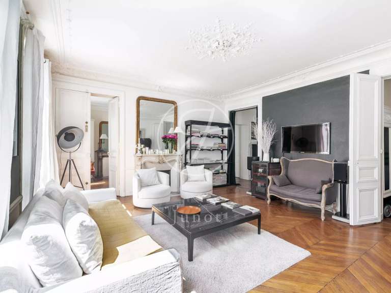 Appartement Paris 9e - 3 chambres - 138m²