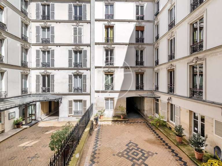 Appartement Paris 9e - 3 chambres - 138m²