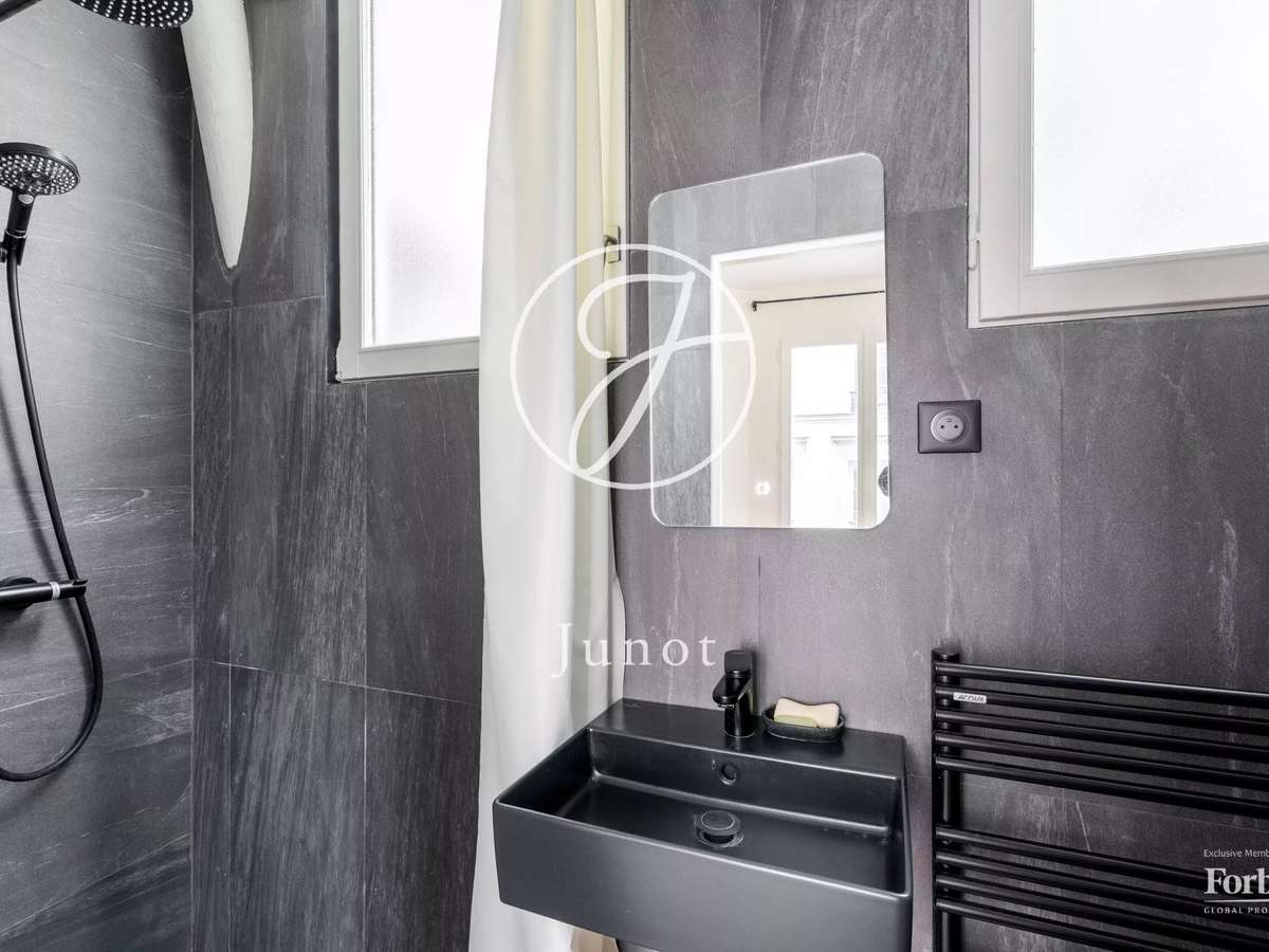 Apartment Paris 9e