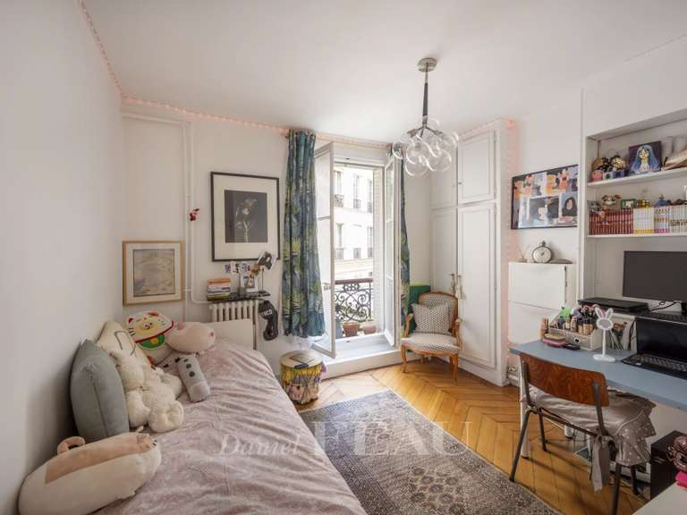 Appartement Paris 9e - 3 chambres - 104m²