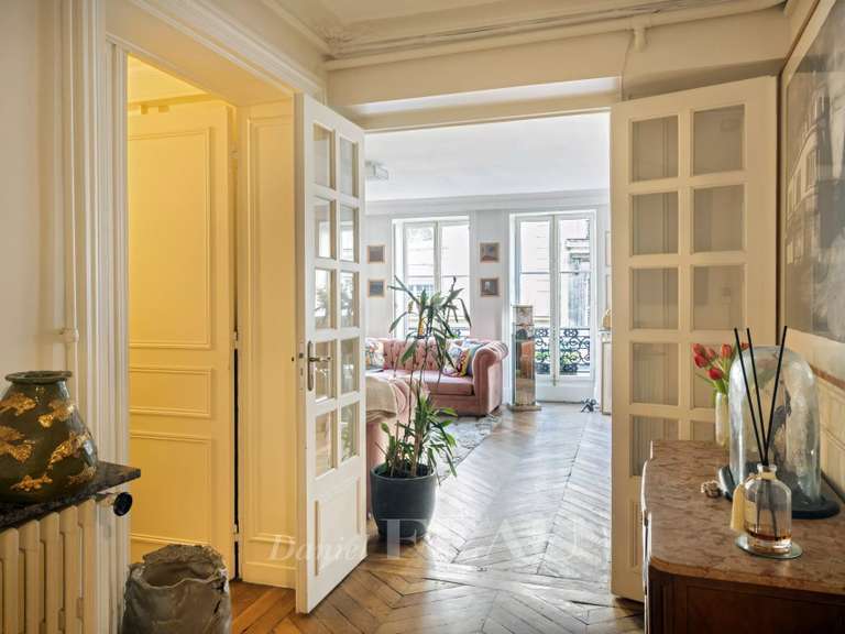 Appartement Paris 9e - 3 chambres - 104m²