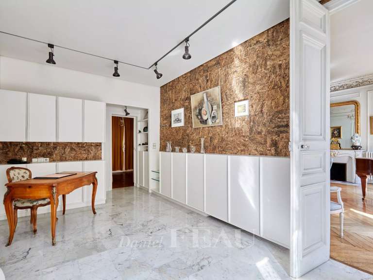 Appartement Paris 9e - 4 chambres - 198m²