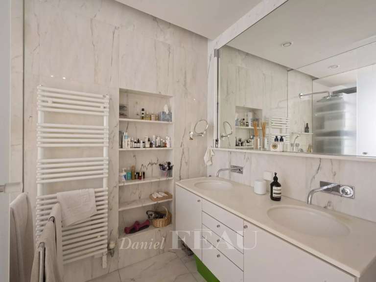 Appartement Paris 9e - 2 chambres - 114m²