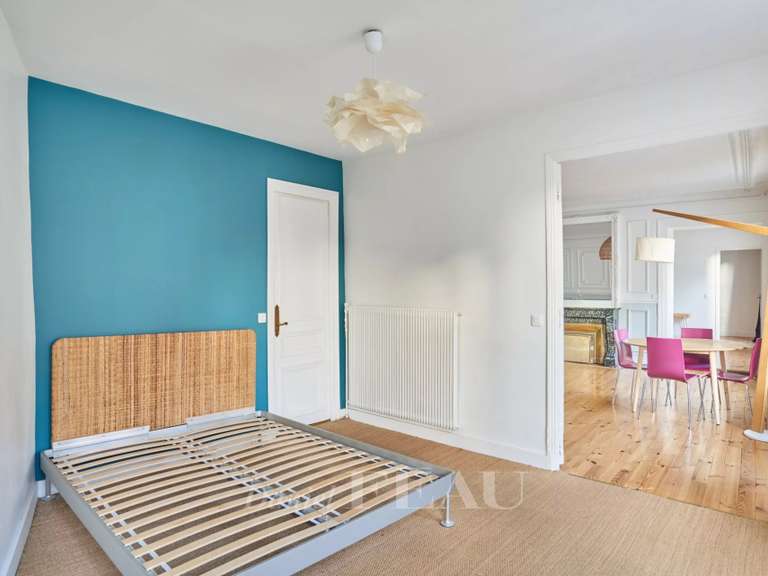 Appartement Paris 9e - 3 chambres - 117m²