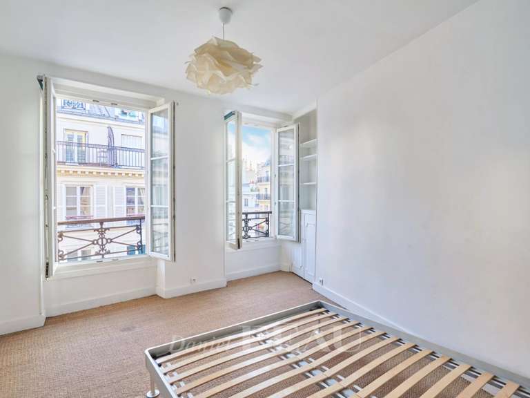 Appartement Paris 9e - 3 chambres - 117m²
