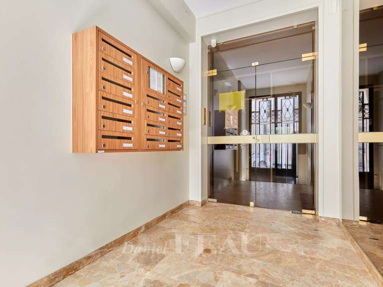 Appartement Paris 9e - 3 chambres - 81m²