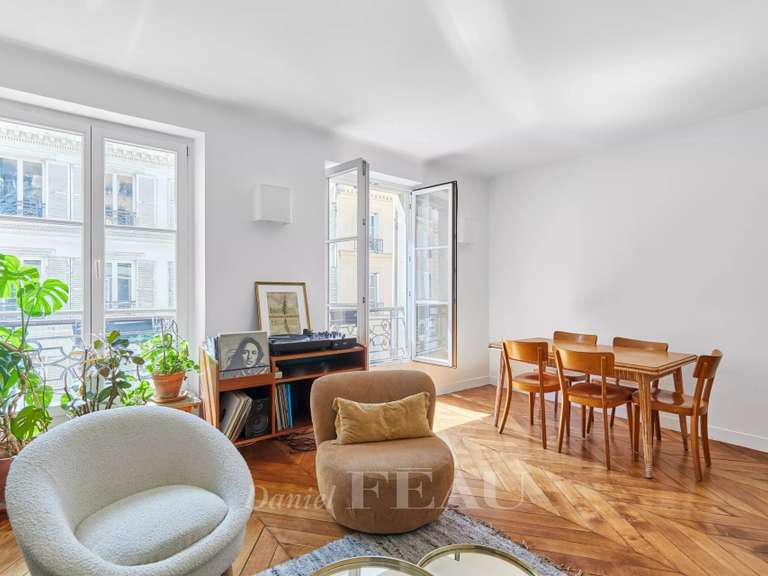Appartement Paris 9e - 3 chambres - 81m²