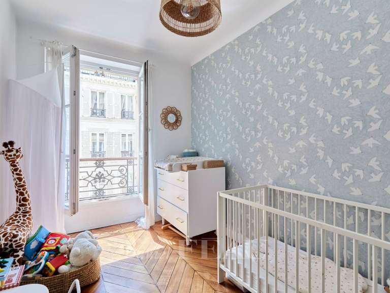 Appartement Paris 9e - 3 chambres - 81m²