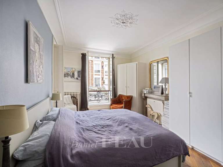 Appartement Paris 9e - 3 chambres - 138m²