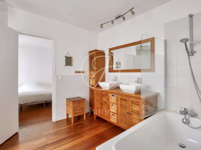 Appartement Paris 9e - 3 chambres - 104m²