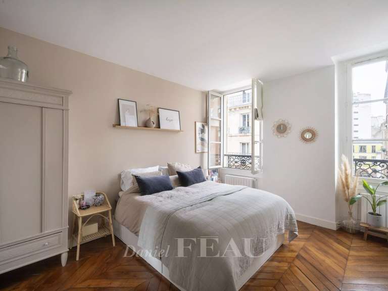 Appartement Paris 9e - 3 chambres - 109m²