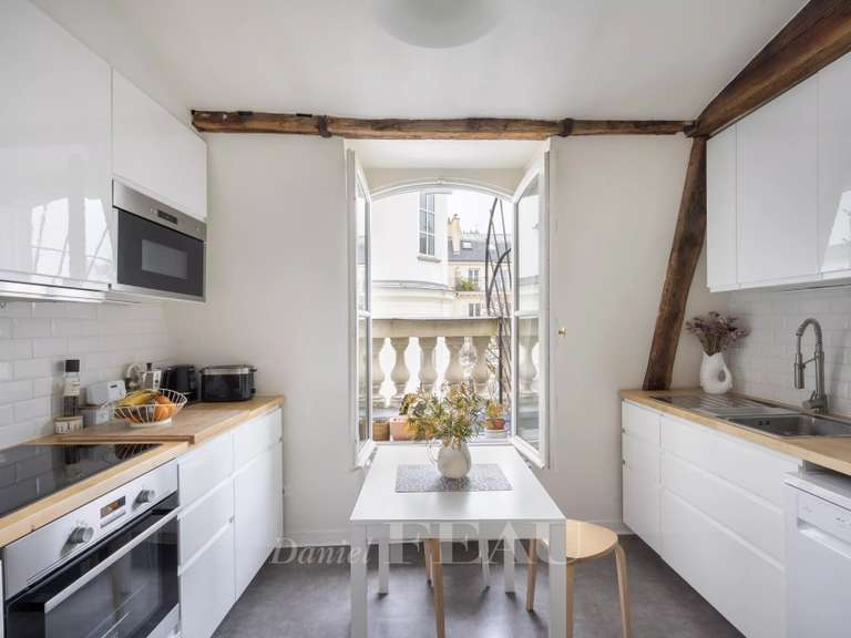 Appartement Paris 9e - 3 chambres - 109m²