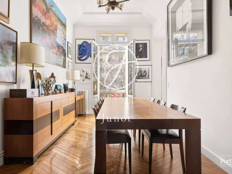 Appartement Paris 9e - 2 chambres - 156m²