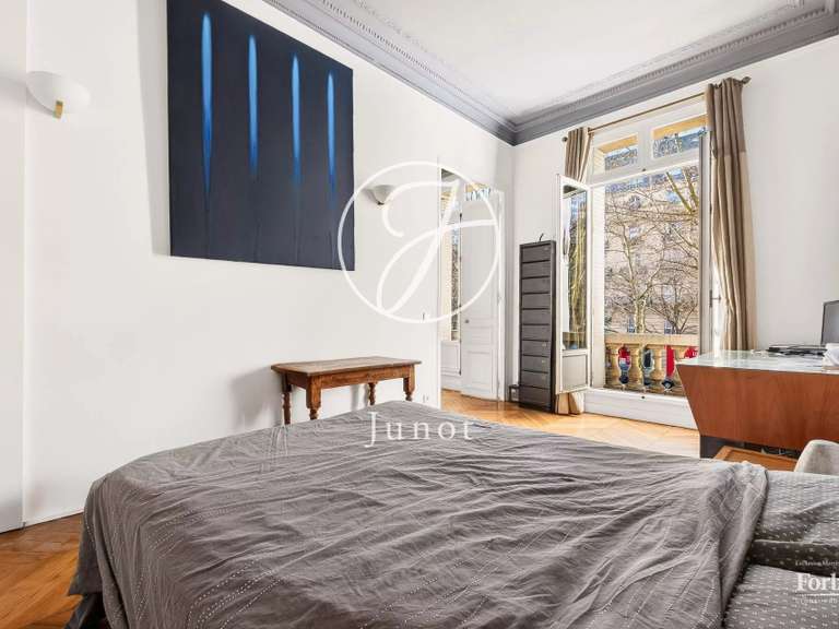 Appartement Paris 9e - 2 chambres - 156m²