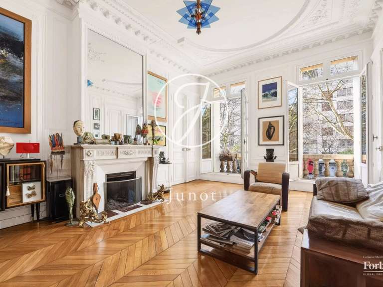 Appartement Paris 9e - 2 chambres - 156m²