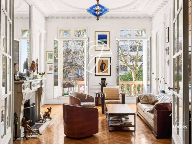 Appartement Paris 9e - 2 chambres - 156m²