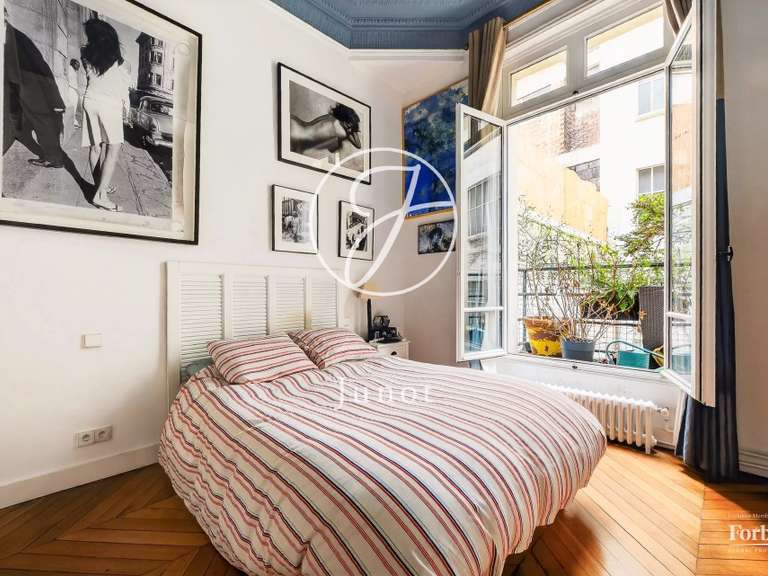 Appartement Paris 9e - 2 chambres - 156m²