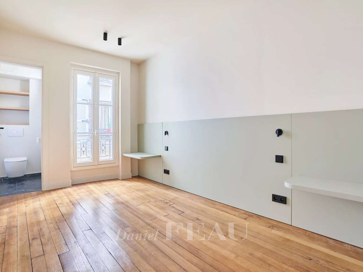Apartment Paris 9e