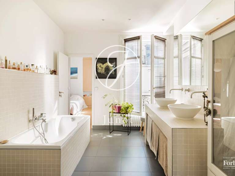 Appartement Paris 9e - 3 chambres - 168m²