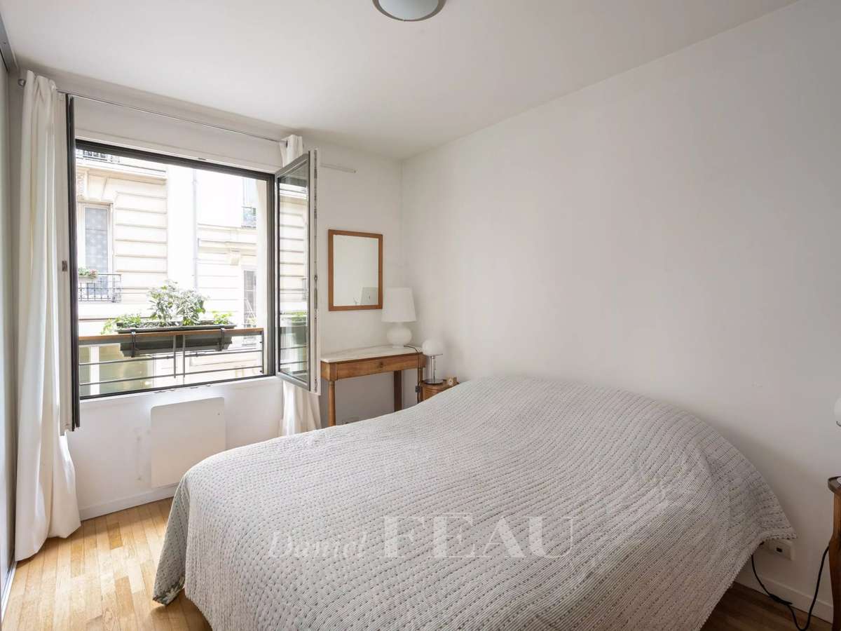 Apartment Paris 9e