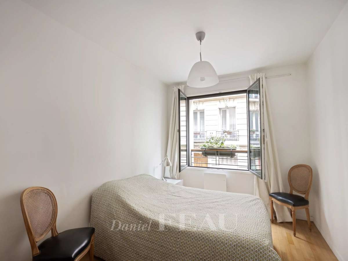 Apartment Paris 9e