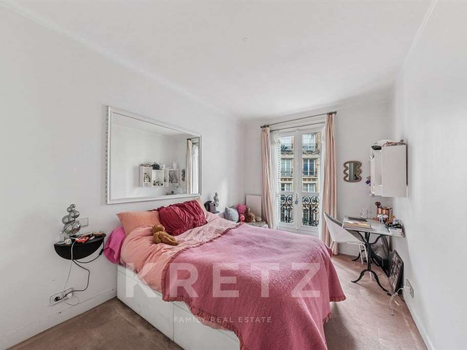 Apartment Paris 9e