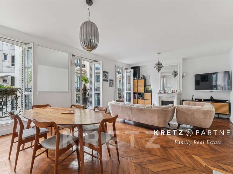 Appartement Paris 9e - 2 chambres - 100m²