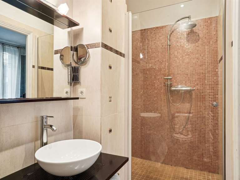 Appartement Paris 9e - 4 chambres - 147m²