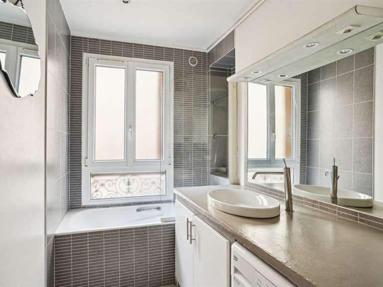 Appartement Paris 9e - 4 chambres - 147m²