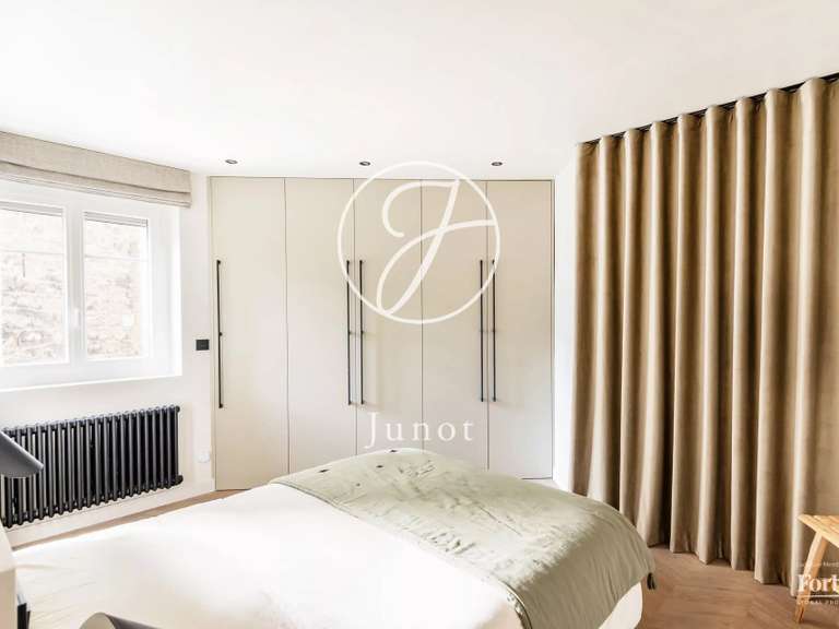 Appartement Paris 9e - 2 chambres - 75m²