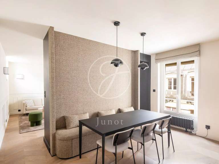Appartement Paris 9e - 2 chambres - 75m²