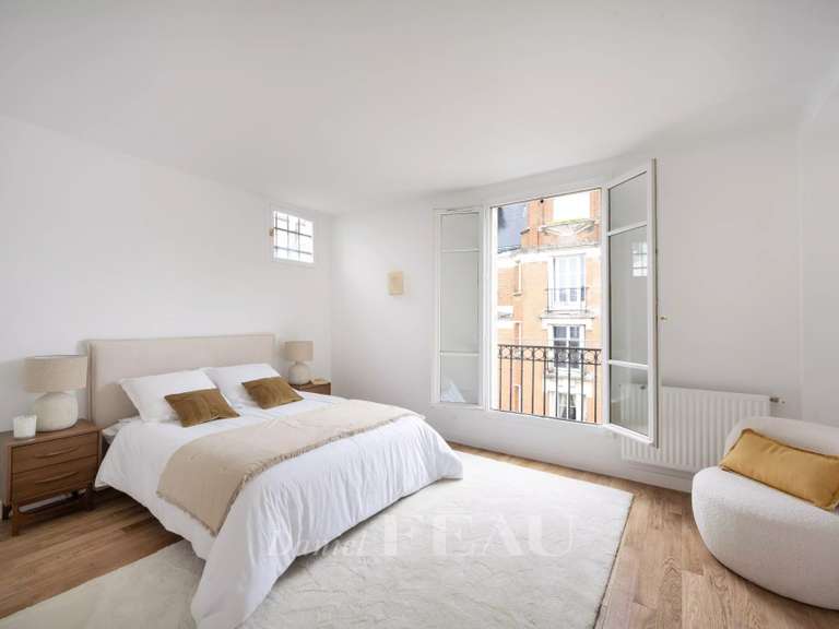 Appartement Paris 9e - 4 chambres - 124m²