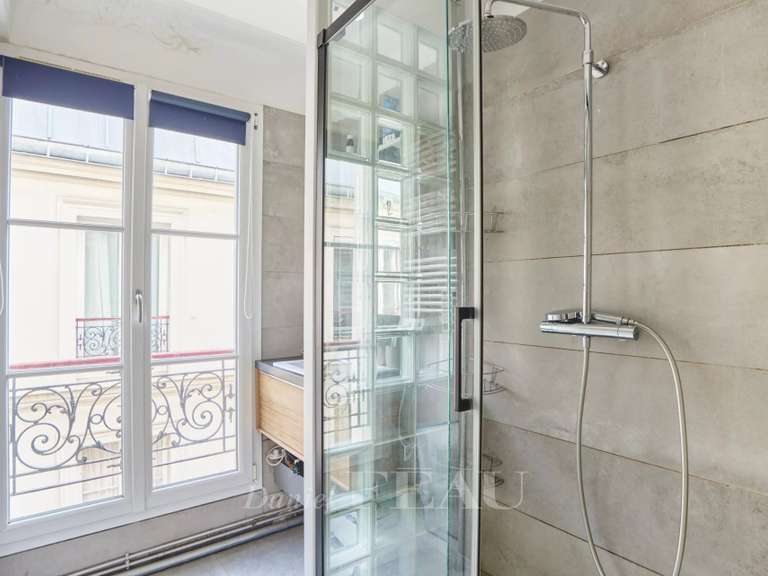 Appartement Paris 9e - 2 chambres - 68m²