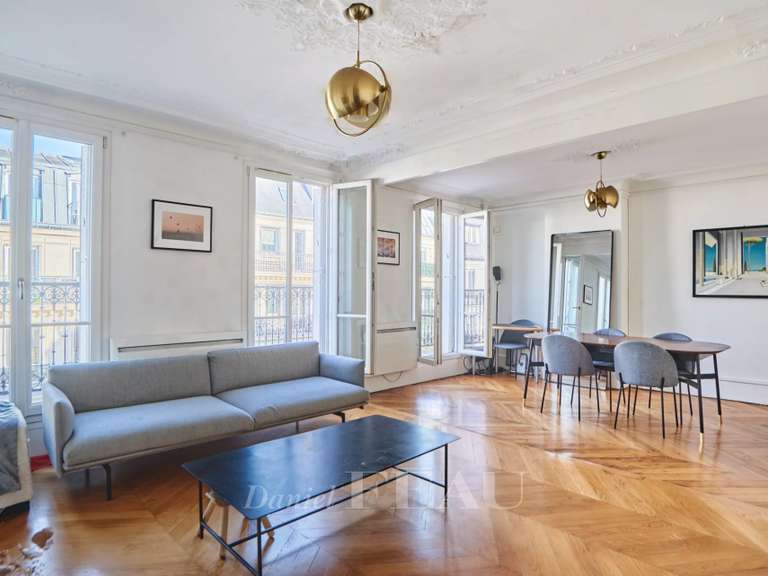 Appartement Paris 9e - 2 chambres - 68m²