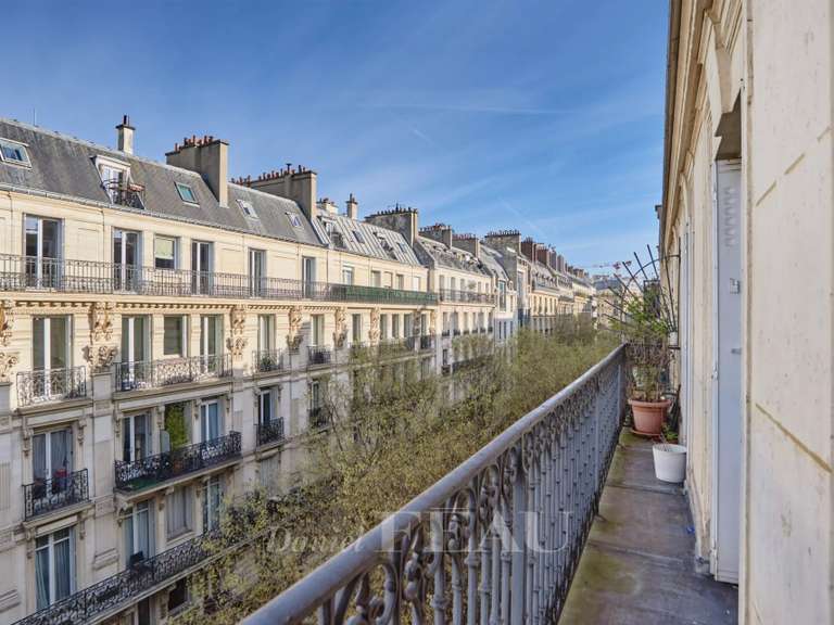 Appartement Paris 9e - 2 chambres - 68m²