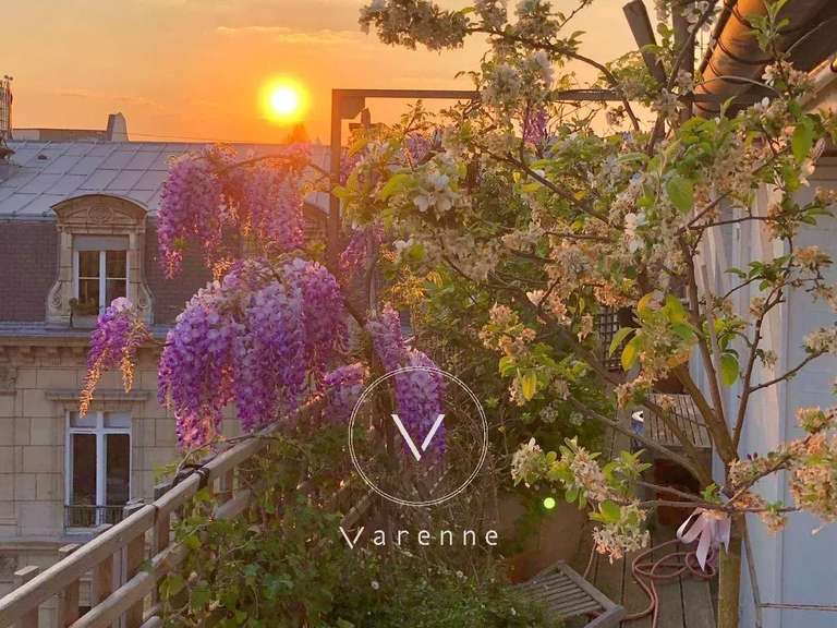 Appartement Paris 9e - 3 chambres - 147m²