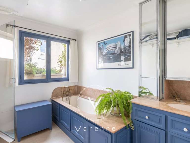 Appartement Paris 9e - 3 chambres - 147m²