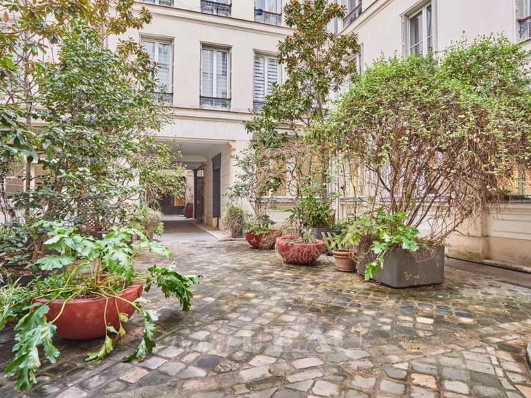 Appartement Paris 9e - 3 chambres - 97m²