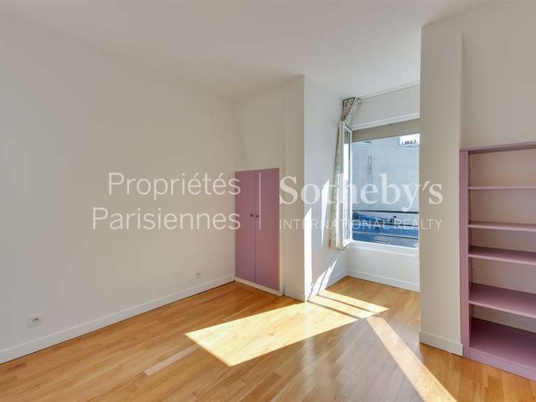 Appartement Paris 9e - 3 chambres - 141m²